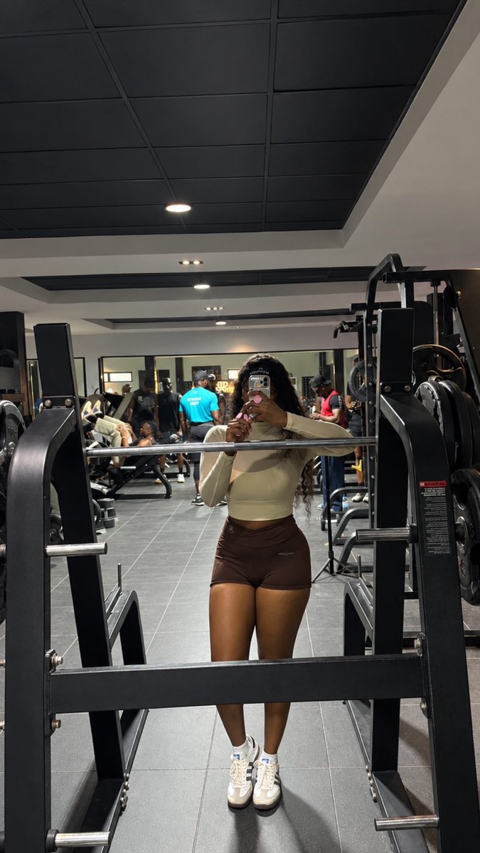 AishaOlawunmi tweet picture