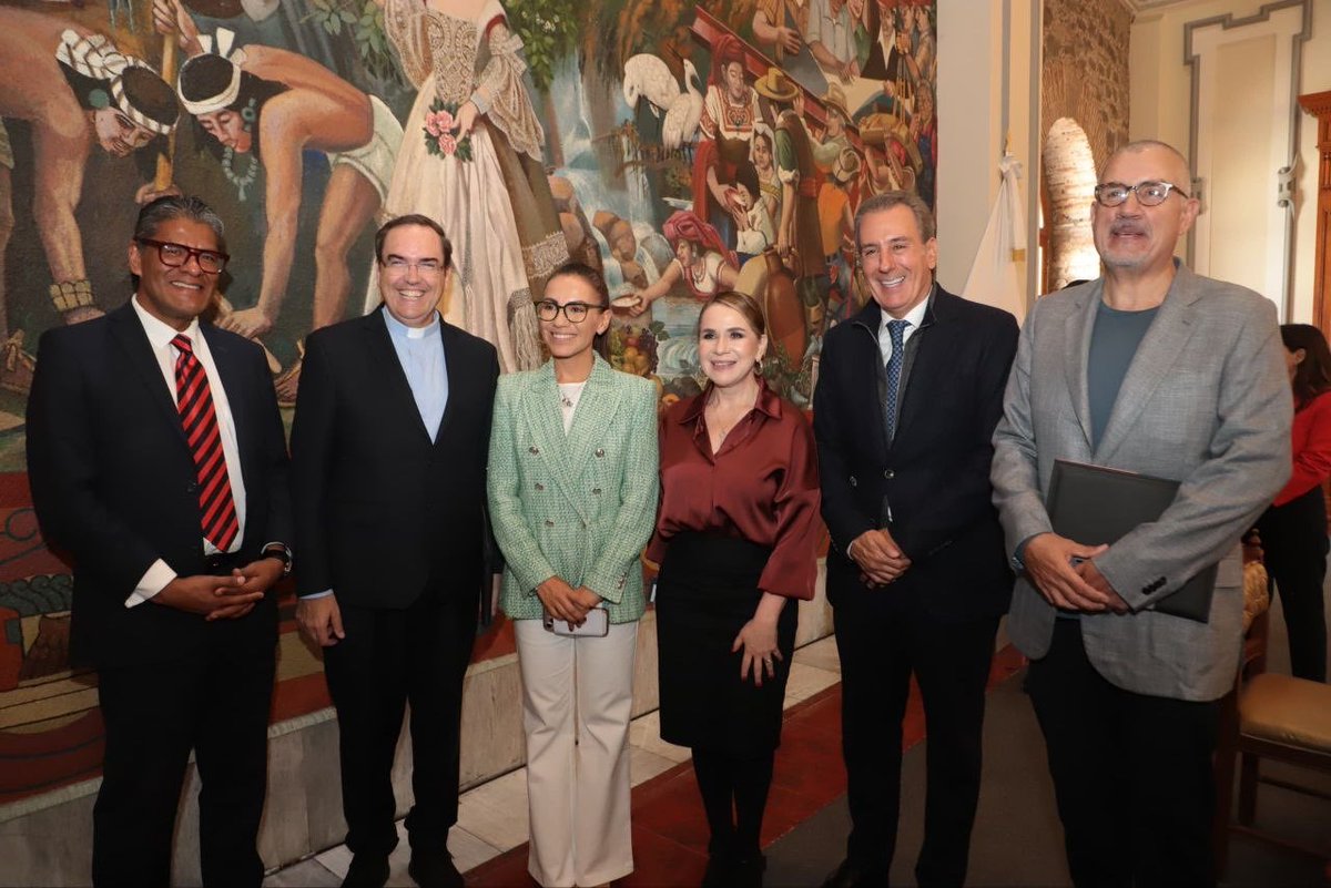 msilvaruiz's tweet photo. Acompañé al presidente @pepechedrauimx en la instalación del Comité Municipal de Migración “Raíces que te Abrazan”, una iniciativa del Gobierno de la Ciudad, primera en su tipo a nivel estatal.

Con mucho entusiasmo, tomé protesta como parte de este Comité, sumándome al compromiso de fortalecer la atención, orientación y acompañamiento a nuestra comunidad migrante. 💚🤝