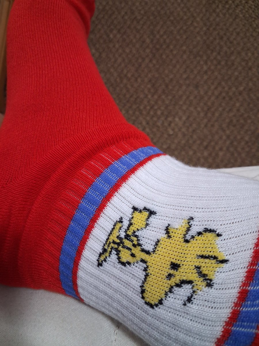 ChrisBarlo5s2f's tweet photo. Wearing my peanut socks for my hike...they are very comfy! https://t.co/NpfeQOT8Ya