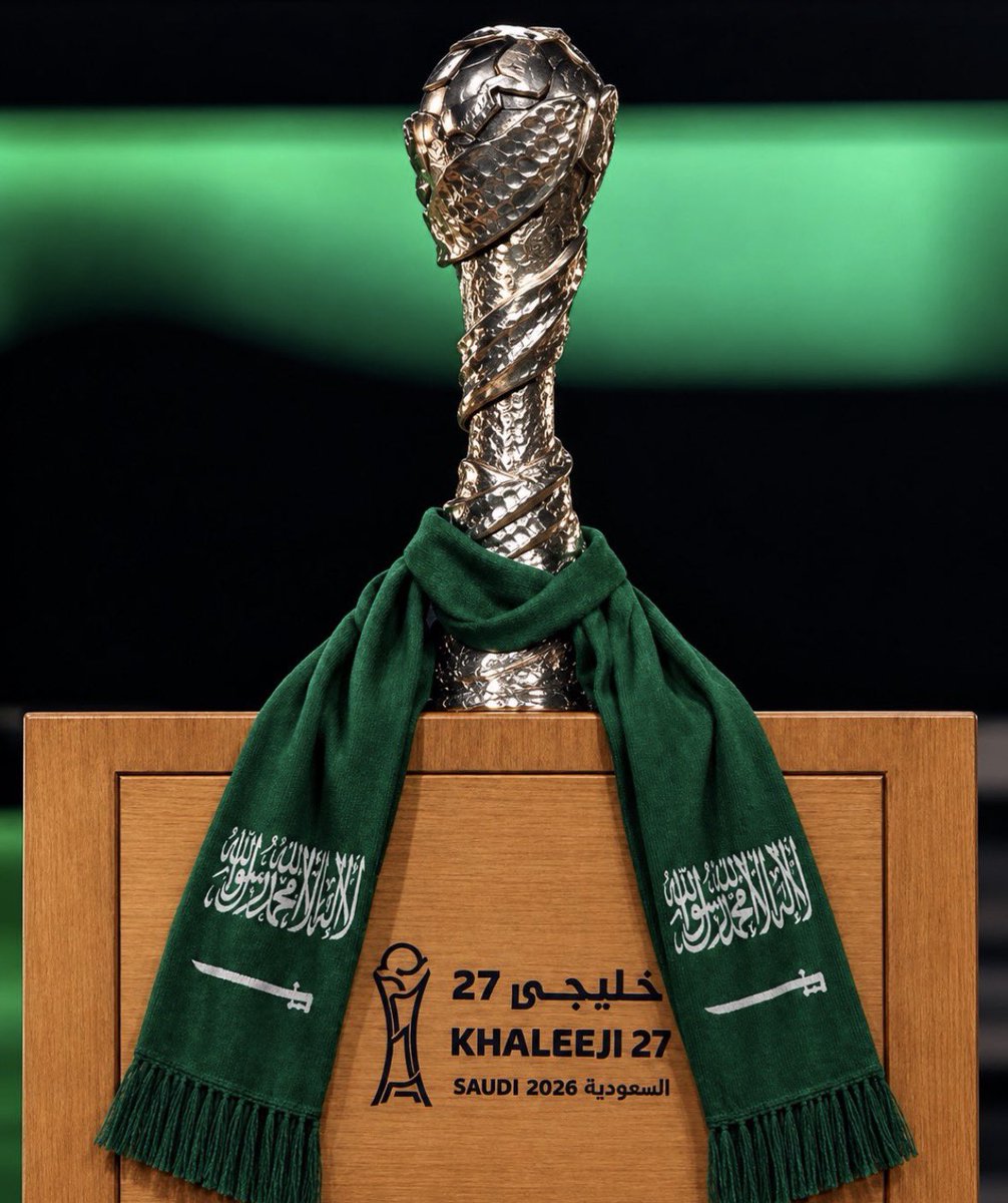 iioxrs's tweet photo. مابين خلك حصان وبين خلك صقر 
ماعاد  ندري ندك الأرض ——و إلاً نطير https://t.co/HJmp3Y1ZPS