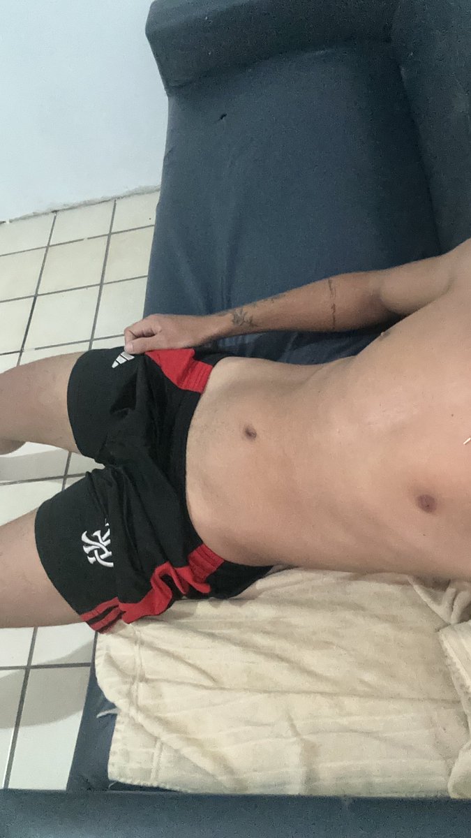 gsousaxx's tweet photo. 😴 https://t.co/OdeCWY2GHv