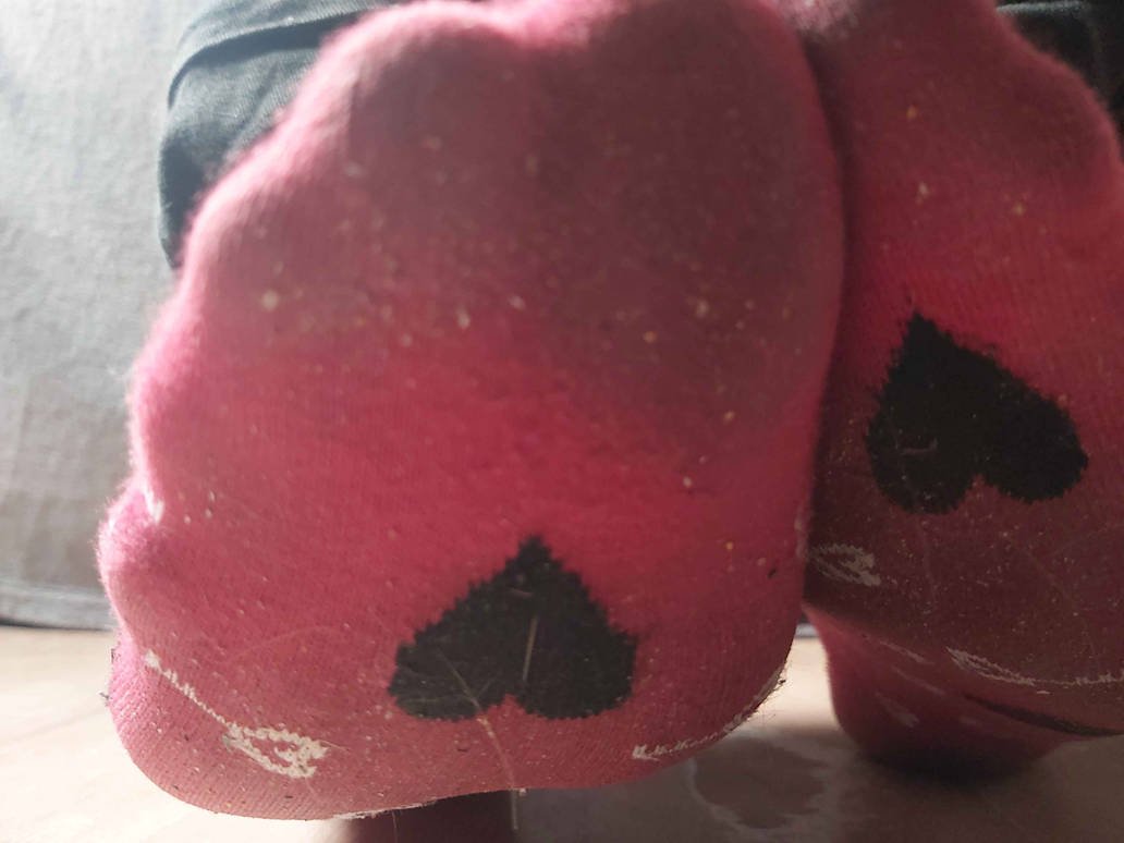Goddess_Cat_1's tweet photo. Awww already drooling at my dirty socks. Don't worry I'll put them inside your mouth as soon as I spent all of your money. But you can smell them in meantime~ 💵💵💵

IRL FINDOM                  (remember to repost~) https://t.co/UYxuJ4KKDS