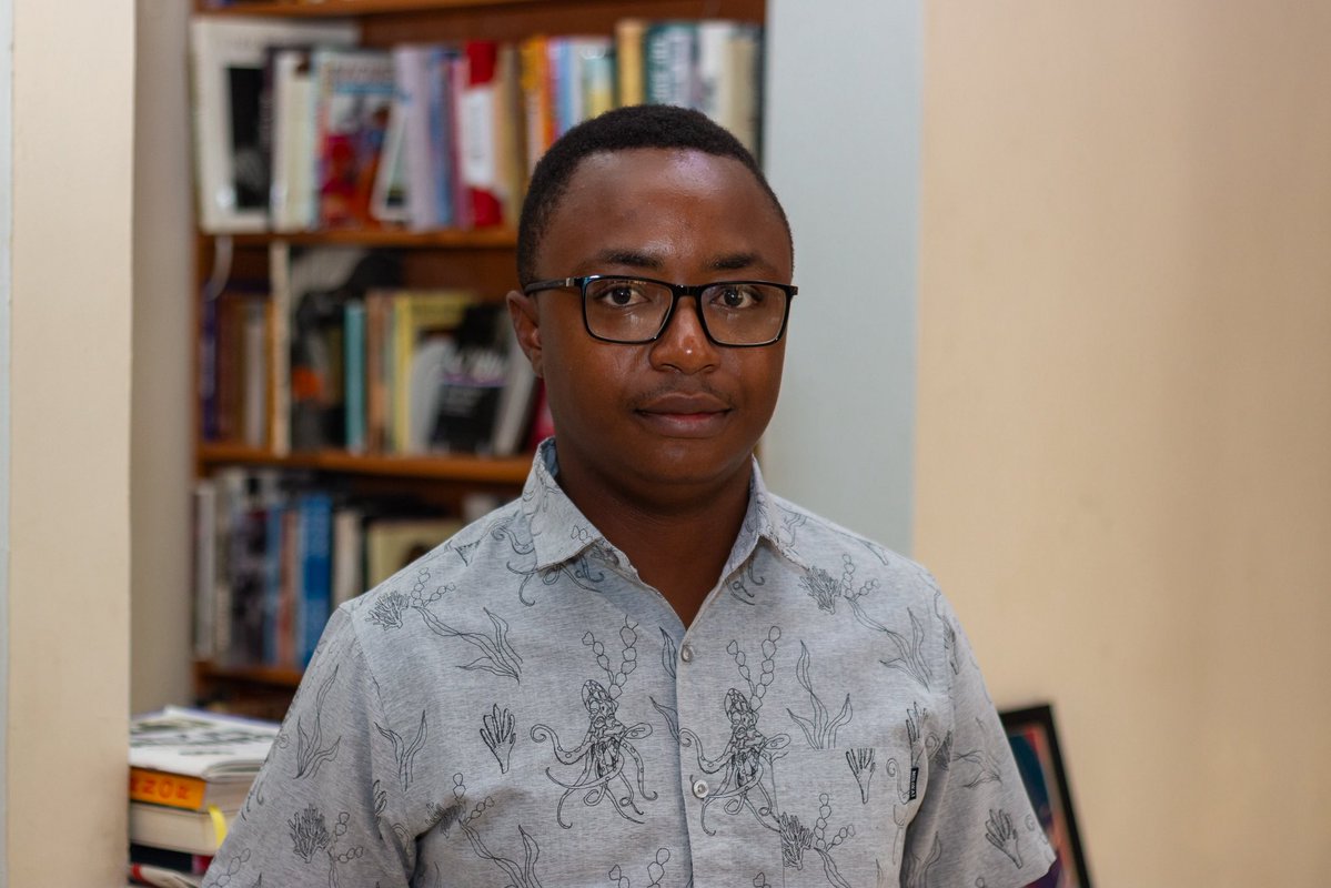 CainePrize's tweet photo. Zimbabwean writer Simbarashe Steyn Kundizeza has been announced as the 2026 Caine Prize winner for his outstanding short story, ‘The Blue Fighter’, published by The Shallow Tales Review in 2025.

Read his short story via the link in our bio.

#CainePrize26 https://t.co/euqAQz4ytK
