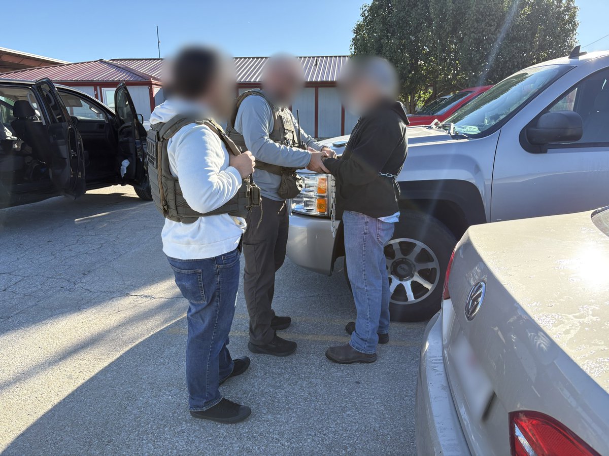 libsoftiktok's tweet photo. The thing Democrats say never happens happened AGAIN!

Andres Garcia, an illegal alien from Cuba, was arrested in Missouri for allegedly voting in TWO US elections.

Remember when the fake news media said this was a myth? https://t.co/rii2nWMBTg