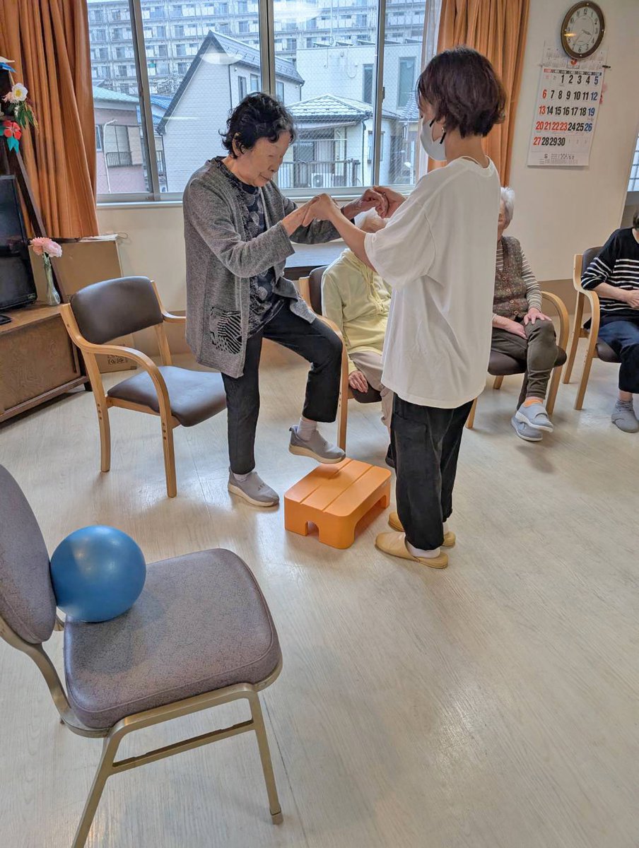 bananaen_group's tweet photo. 人間×AIで介護業界の課題を解決︎👍🏻

バナナ園グループでは
AIを使った次世代ケアを模索中🤖

介護業界における担い手不足と高齢化は
避けて通れない社会課題です😣

テクノロジーができることはAIに任せ
人間にしかできないケアに職員が集中できる環境を作ってまいります☺️

🔽note記事リンクはリプ欄 https://t.co/DrPfWgk5PF