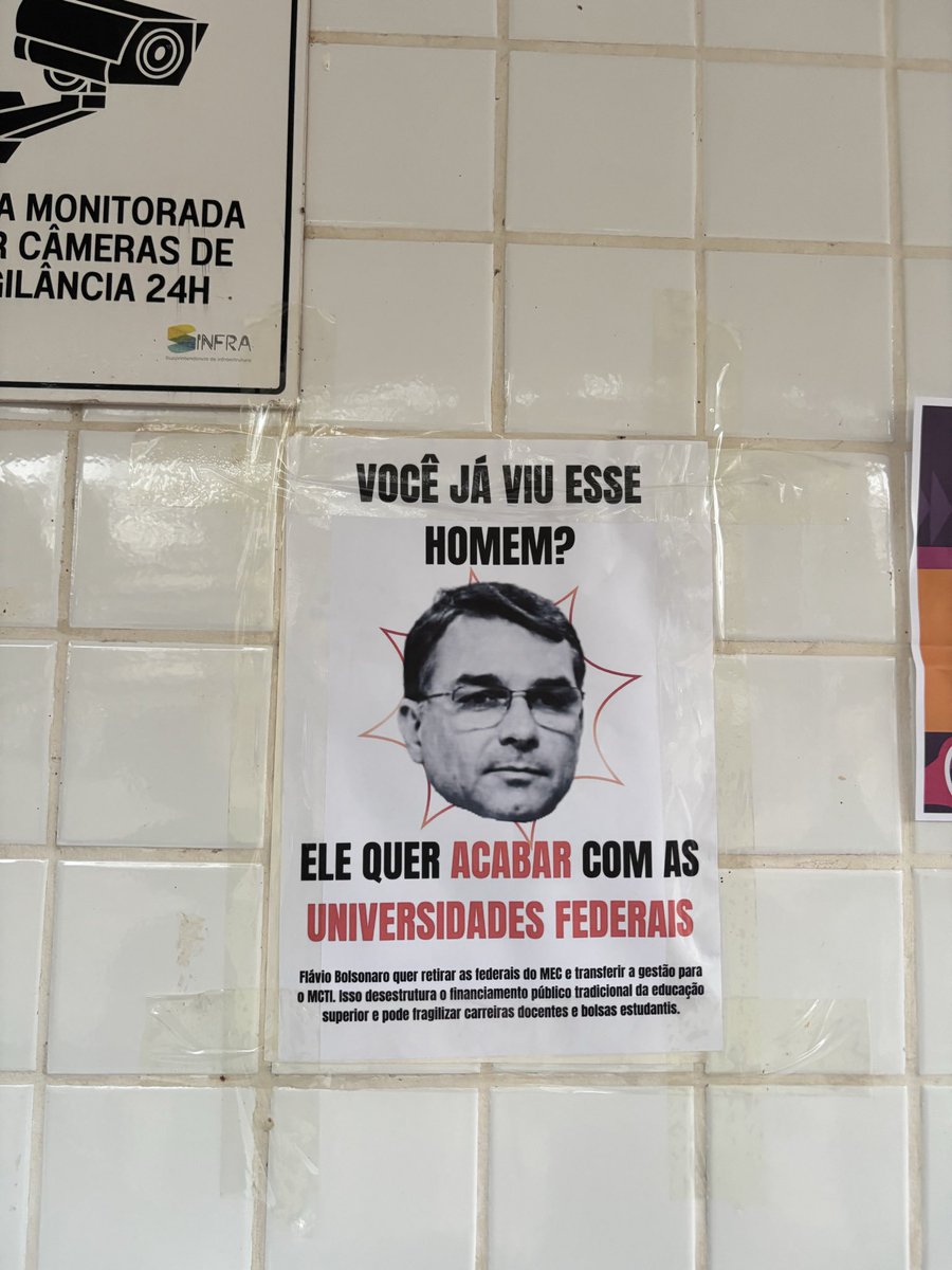 dudamaduro_'s tweet photo. Quem foi o ser iluminado que colou isso na ufopa https://t.co/0fAnj01VcN