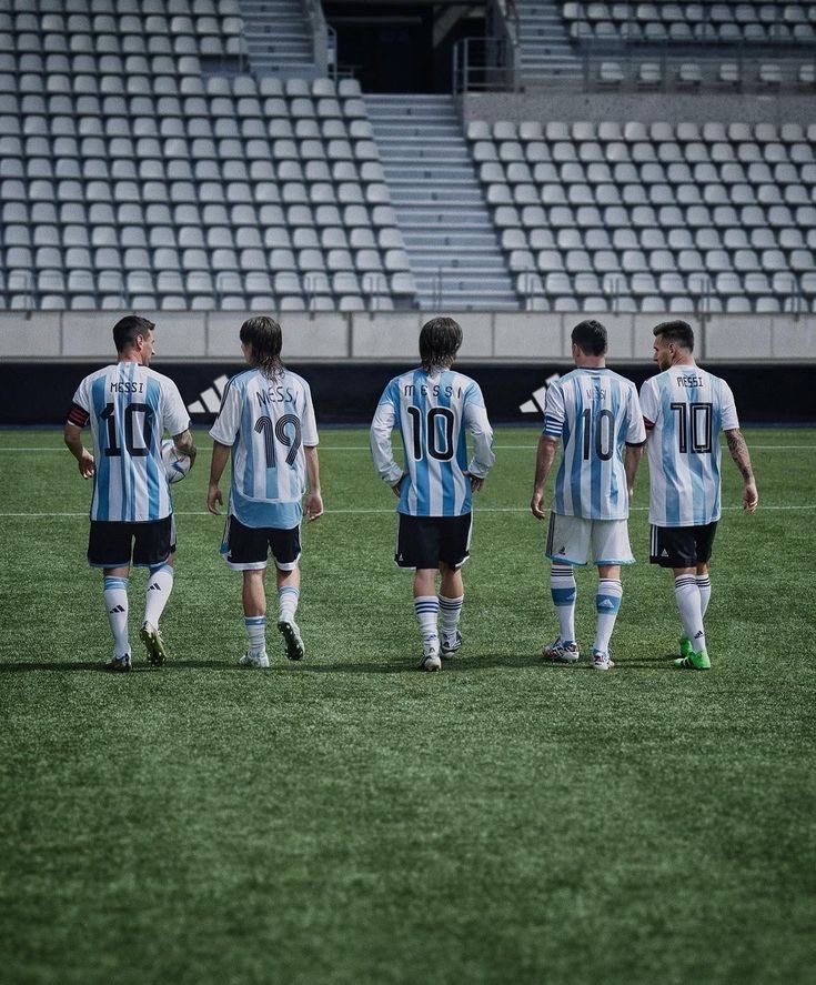 messiz_10's tweet photo. اكبر قصة تحول لعلاقة كروية بين طرفين بتاريخ الكورة

ميسي انظلم كثير من جماهير بلاده 
كان حرفياً العدو الاول لهم
وصلوه مرحلة انه يبي يتنازل بكل بطولاته ببرشلونة عشان يحقق اي بطولة لهم

للأن ما انسى فرحته لما الارجنتين لعبت بطولة ودية بالرياض وفازت على البرازيل وابتسامة ميسي بالتتويج لمجرد انه شعور مقارب للانتصار الرسمي ببطولة

مستحيل تتوقع كيف كانت نهاية القصة بعد كل هذا