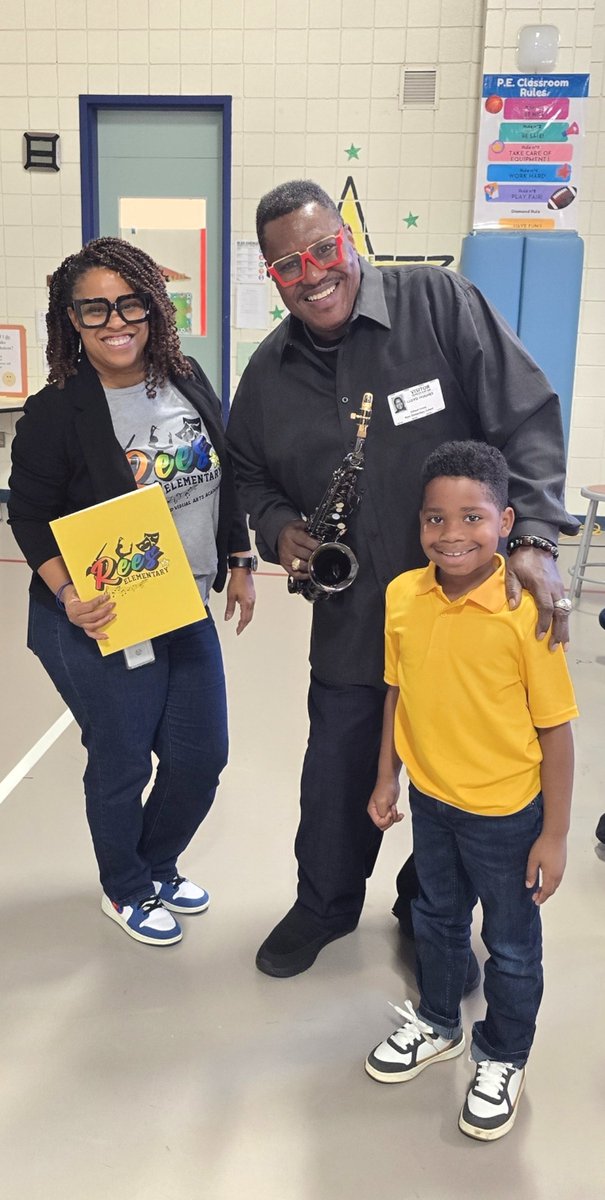 MsLDMac's tweet photo. Special shoutout to Mr. Hughes for joining us for Rees PVAA Career Day! 💙⭐ It was so great seeing him after all these years. He taught my younger sister AND both of my daughters how to play their instruments at a young age. 🎶 The kids loved him! #ReesPVAA #CareerDay https://t.co/Brjr7yiQVQ
