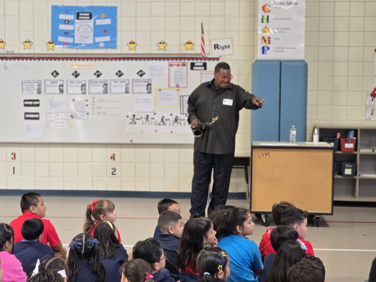 MsLDMac's tweet photo. Special shoutout to Mr. Hughes for joining us for Rees PVAA Career Day! 💙⭐ It was so great seeing him after all these years. He taught my younger sister AND both of my daughters how to play their instruments at a young age. 🎶 The kids loved him! #ReesPVAA #CareerDay https://t.co/Brjr7yiQVQ