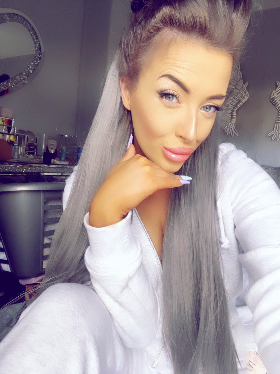 Greedybitch199's tweet photo. Kiss my feet and keep sending bitches 

@rt_feet @Brun0Parent @dommes_rt @thefindompage

#findom #feetfetısh https://t.co/xAa6X9FXn6