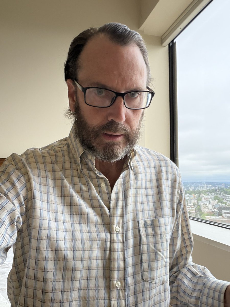 jeremymstamper's tweet photo. “Hey chatgpt dress me up in the traditional costume of the country i look like I’m from” https://t.co/mmSH5jDq3Y