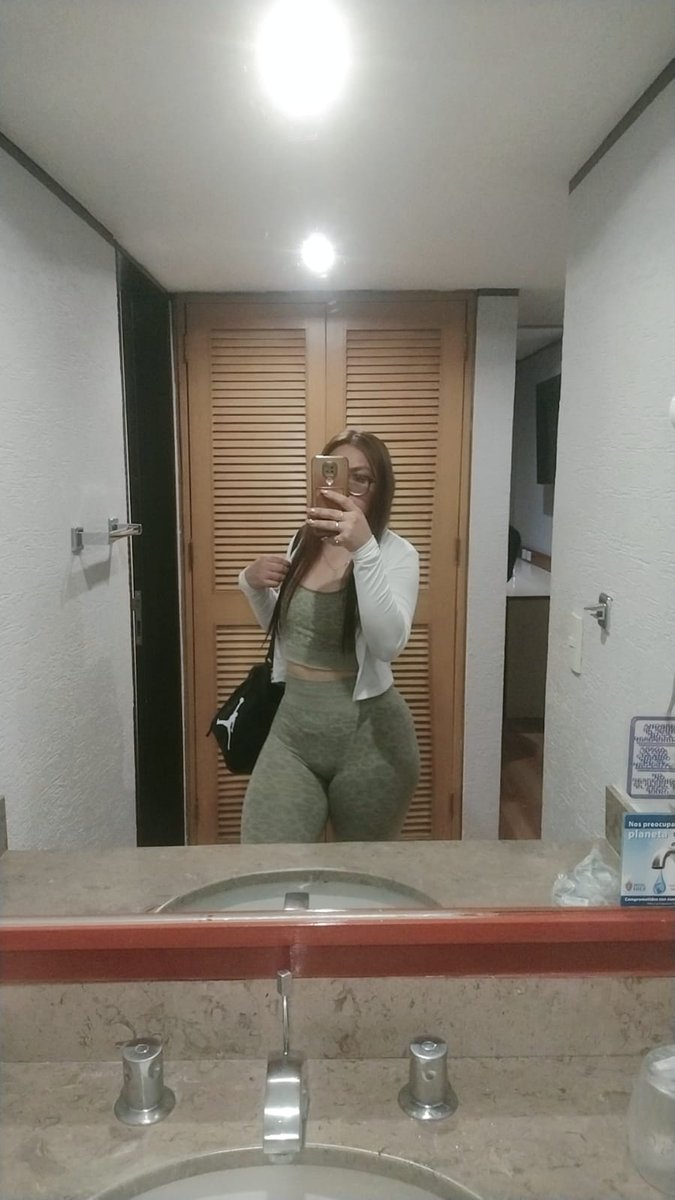 Katemily91's tweet photo. Mañana quieren ir al GYM conmigo? 
https://t.co/3tpoKPgqrP https://t.co/pevWjCtCdj
@CHILANGUITOCDM2 @Luiz_Garfiel @Mexican_lust
@ParaisoM @SrGrey49595525 @EroticFanart
@nalgon_ass @SexopolisMX @SugMexLin
@Lemmy_Rocker  @cachondo_pitufo @NALGOMETRO2
@Luiz_Garfiel @SandyTeAyuda https://t.co/YvKwBisMOs