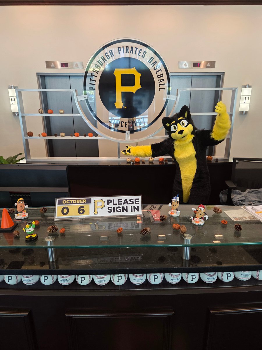 anthrocon's tweet photo. Our good friend Anthrocat surprised some of our friends at the @Pirates with a birthday appearance! Maybe we'll get to throw an opening pitch for them next year 💛😼⚾️🖤 #Letsgobucs https://t.co/4N3E4BwoQx