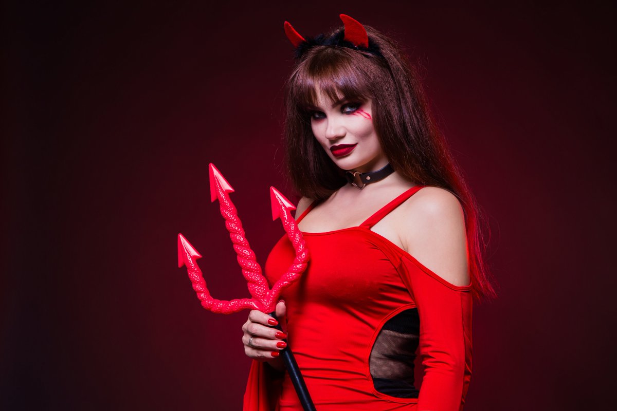 sweetwhizperz's tweet photo. I have a feeling I’m going to be on your mind tonight… 😉

I could tell you why, but I think it’s much more fun letting your imagination come up with its own reasons.
🧡 https://t.co/ZQu4r5rddm

#Temptation #NaughtyThoughts #Tease #Sassy #Trouble https://t.co/ZGHw6e0yA7