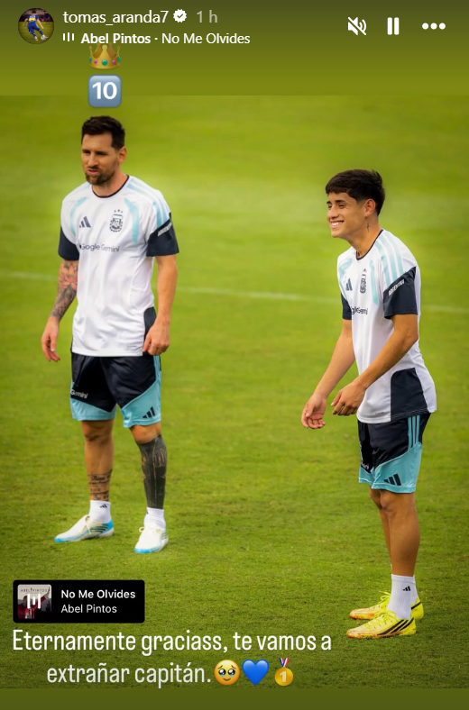 la12tuittera's tweet photo. 🥹El mensaje de TOMÁS ARANDA para LIONEL MESSI.

"Eternamente graciass, te vamos a extrañar capitán 🥹💙🥇" https://t.co/oyj7FHFICo