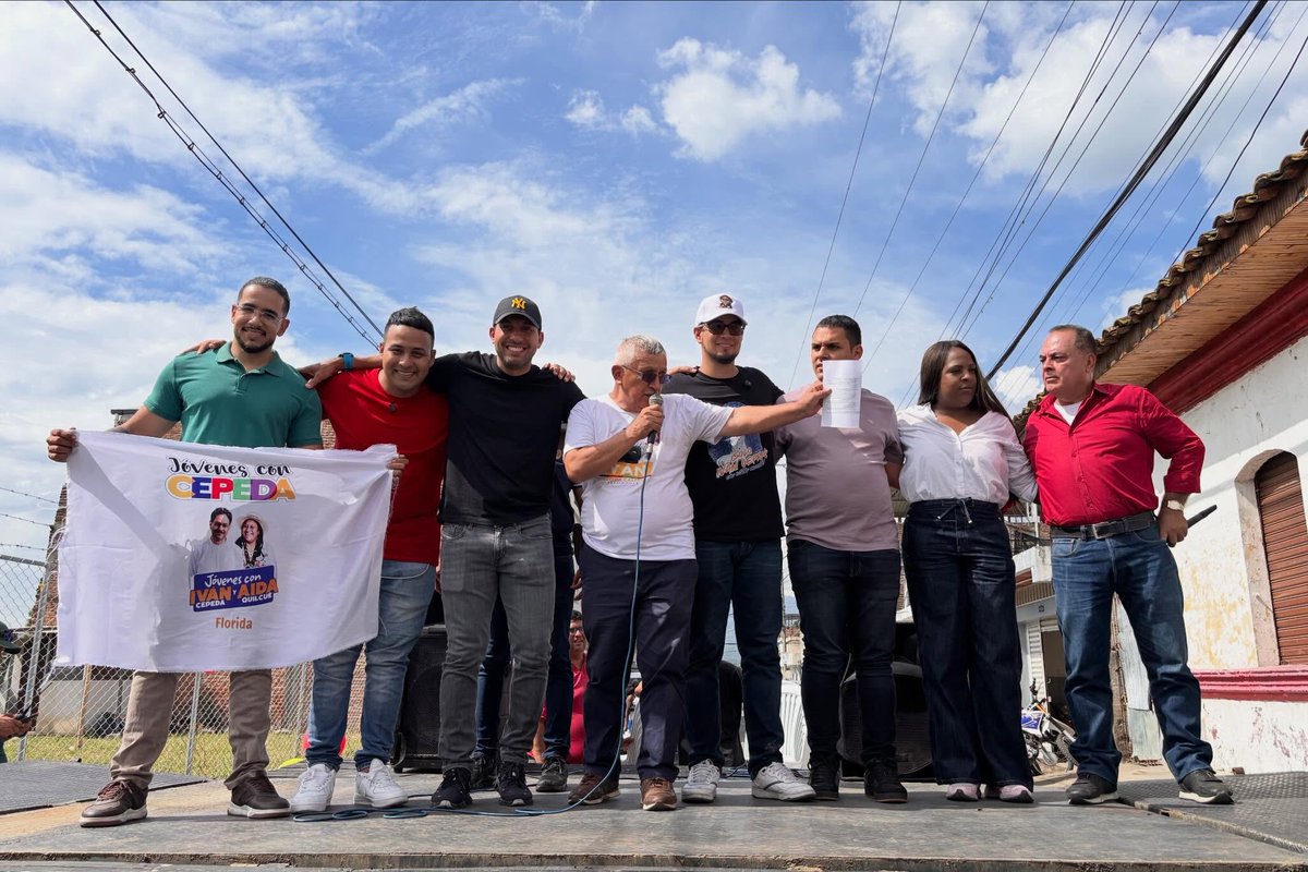 GildardoSilvaPH's tweet photo. ¡El Valle se organiza y se moviliza!

Hoy, congresistas, diputados, concejales y liderazgos del Pacto Histórico y partidos fundacionales trazamos una hoja de ruta común: atender a las víctimas del siniestro del 10 de agosto, defender los avances alcanzados, fortalecer nuestra organización y prepararnos para 2027.
Ahora vamos al territorio: Cali, Jamundí, Candelaria, Yumbo, Buenaventura, Palmira, Buga, Tuluá, Cartago y muchos más.

¡La organización se construye escuchando y caminando junto a la gente!

#PactoHistórico #UniónPatriótica