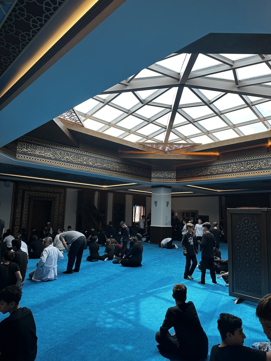 SelfConqueror_'s tweet photo. İtiraf ediyorum bu caminin kubbesini tasarlarken senden ilham aldım Ulu Camii https://t.co/dVVscoKlSy