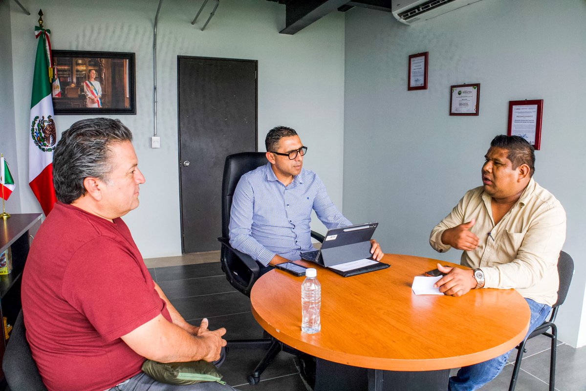 Gil_MG's tweet photo. Desde el #ICEO seguimos atendiendo a contribuyentes, siendo una institución de puertas abiertas y cercana a la gente.

Trabajamos para brindarte certeza y seguridad jurídica sobre tu patrimonio. 🏠

Porque proteger lo que es tuyo también es transformar Oaxaca.

#CoroMelo https://t.co/reKZ10Y8Dk