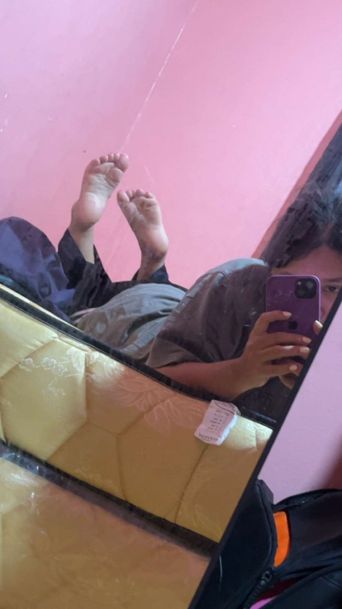 rzfeetsoles's tweet photo. Hey guys i have throne now :)

https://t.co/MwmTChkW9p Check out my profile on Throne! https://t.co/IeQt1xXPgJ