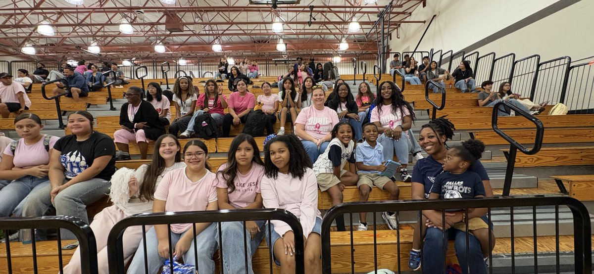 DHSVB2016's tweet photo. Thankful for our feeder programs attending tonight’s match! 🧡🤍#futurelonghorns #BHI💙🤍 #thompson❤️🤍 https://t.co/hqr7gXlfaI