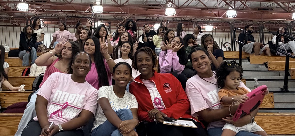 DHSVB2016's tweet photo. Thankful for our feeder programs attending tonight’s match! 🧡🤍#futurelonghorns #BHI💙🤍 #thompson❤️🤍 https://t.co/hqr7gXlfaI