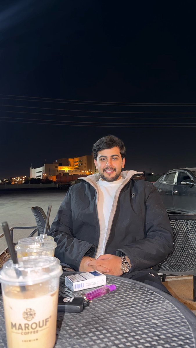 sand_0909's tweet photo. حديتك لدرب السنع ما تسنعت 
جرحك عطيب ولا لقينا طبيبك 
ماهي غريبه بالردى لو تقنعت
بس الغريب اني تحريت طيبك https://t.co/fpQHowOs3n