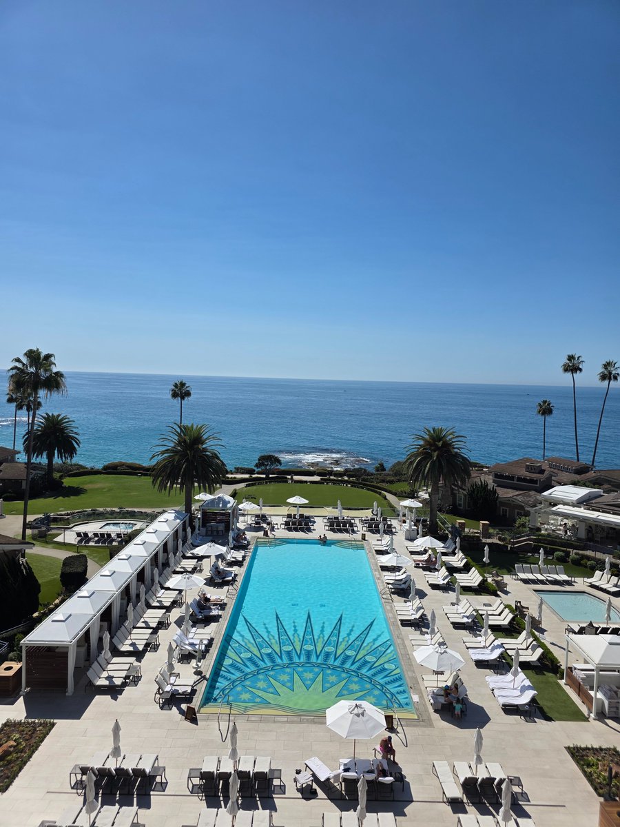 LocustinSEA's tweet photo. Hello Laguna Beach! Wow it's hot in SoCal right now 🥵 https://t.co/9P5JQZMH0Z
