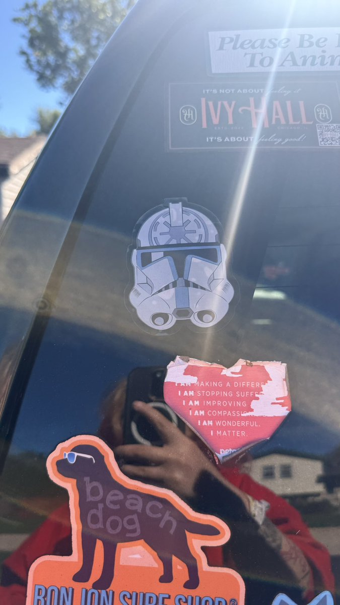 romancandlemoth's tweet photo. my dad scraped off all if my clone helmet stickers on my cold car but kept one, atleast it was jesse 🥲 pookie bear https://t.co/KXcecTs3rD
