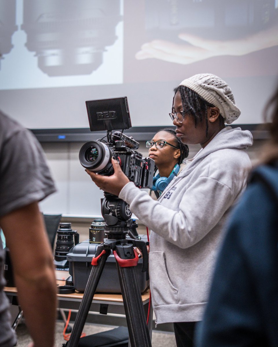 MediaArts_UNT's tweet photo. Last month, we had alumni Barak Epstein give a camera lens workshop for our students! Barak brought some amazing lenses and gave the students the opportunity to play around with the gear! https://t.co/yOctTItu3Y