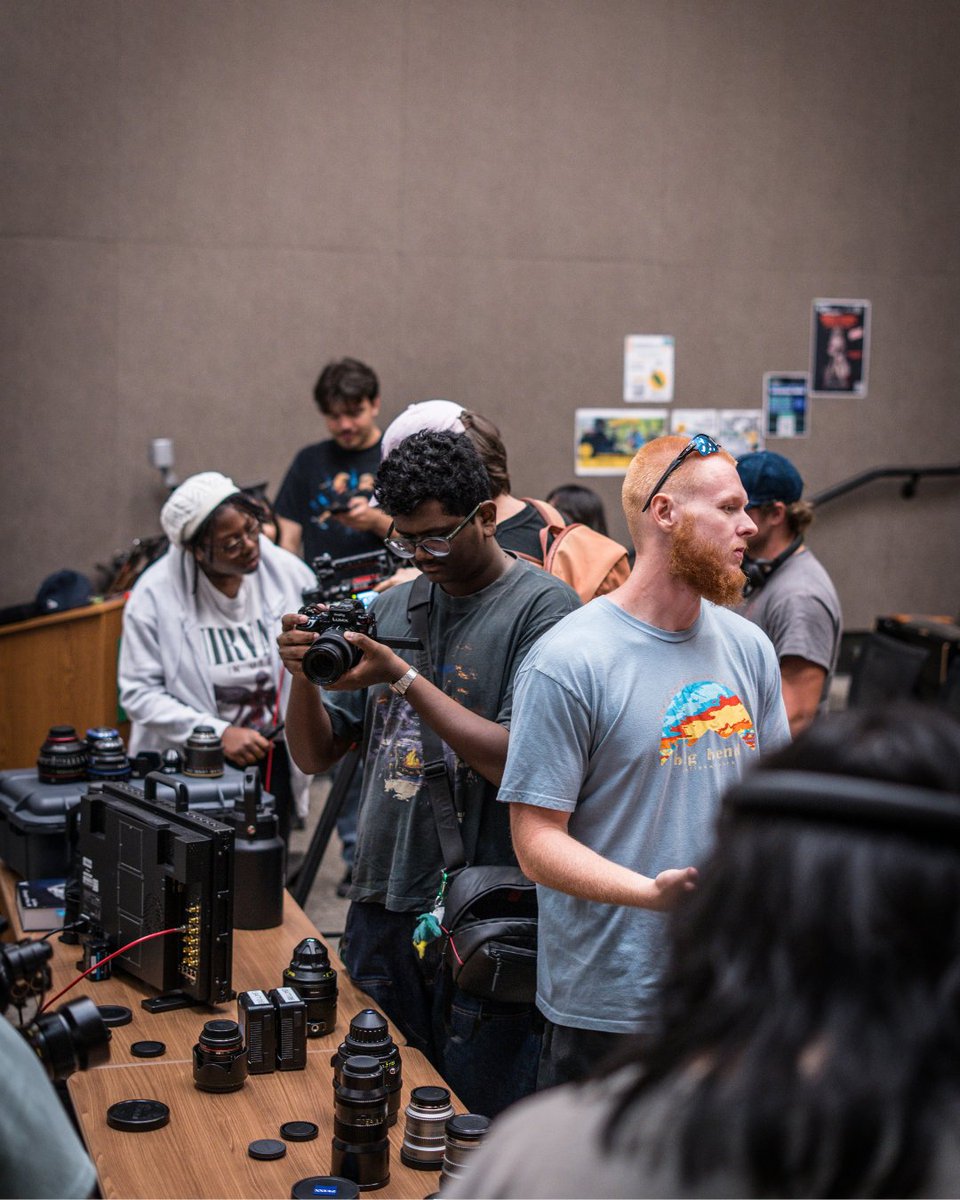 MediaArts_UNT's tweet photo. Last month, we had alumni Barak Epstein give a camera lens workshop for our students! Barak brought some amazing lenses and gave the students the opportunity to play around with the gear! https://t.co/yOctTItu3Y