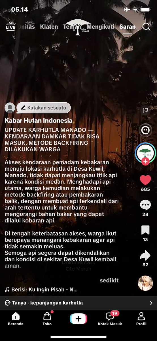 jenostalker's tweet photo. KARHUTLA MANADO, KENDARAAN DAMKAR TIDAK BISA MASUK. 

METODE BACKFIRING DILAKUKAN WARGA. Backfiring itu apa? backfiring adalah teknik sengaja membakar sebagian vegetasi atau lahan di jalur depan api utama untuk menghabiskan bahan bakar, sehingga laju kebakaran hutan dapat dihentikan.