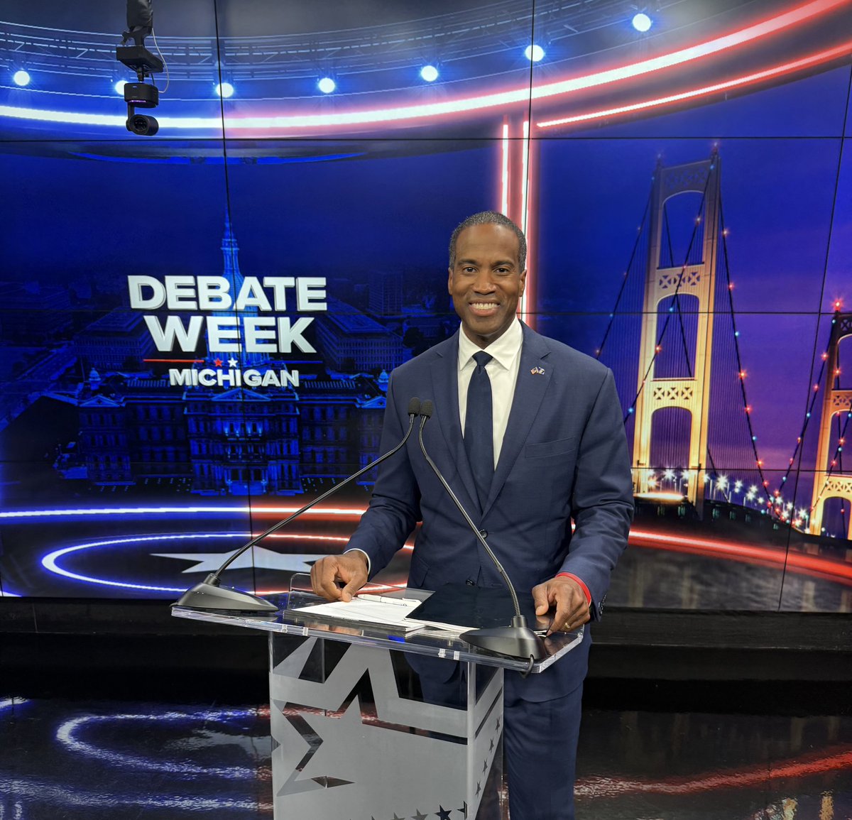 JohnJamesMI's tweet photo. I’m ready to share my vision to make Michigan the BEST place in America to live, work, raise a family, and build a future. 

Our BEST days are ahead of us! 🇺🇸

Tune in TONIGHT at 7:00 PM on https://t.co/imnutbuWY6 or your local station. https://t.co/32Odxrb5Ft