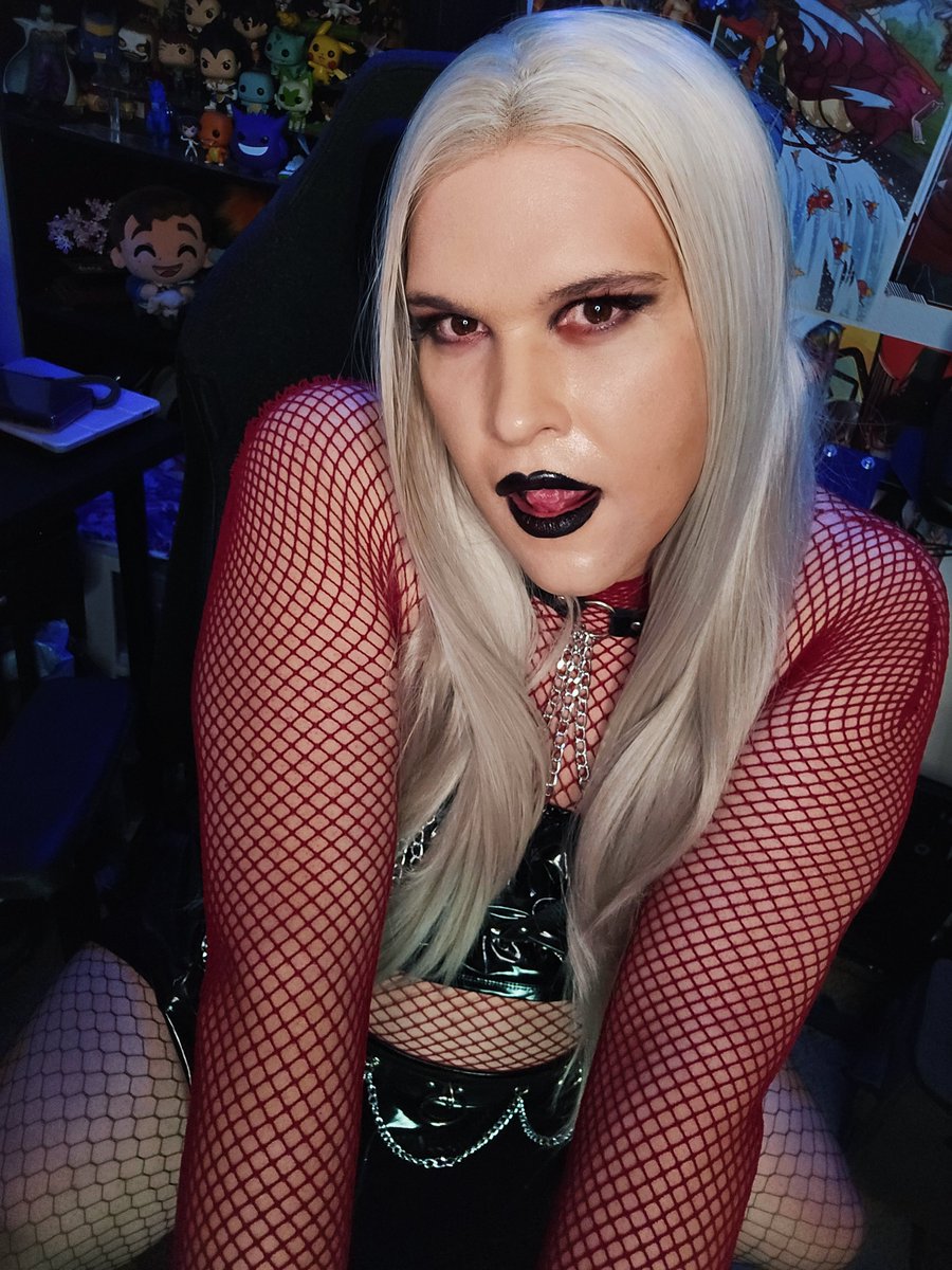 AnaNulae's tweet photo. Soooo, are we gonna makeout or what? 💋💋💋💋💋💋 https://t.co/2ZoxcBzgnn