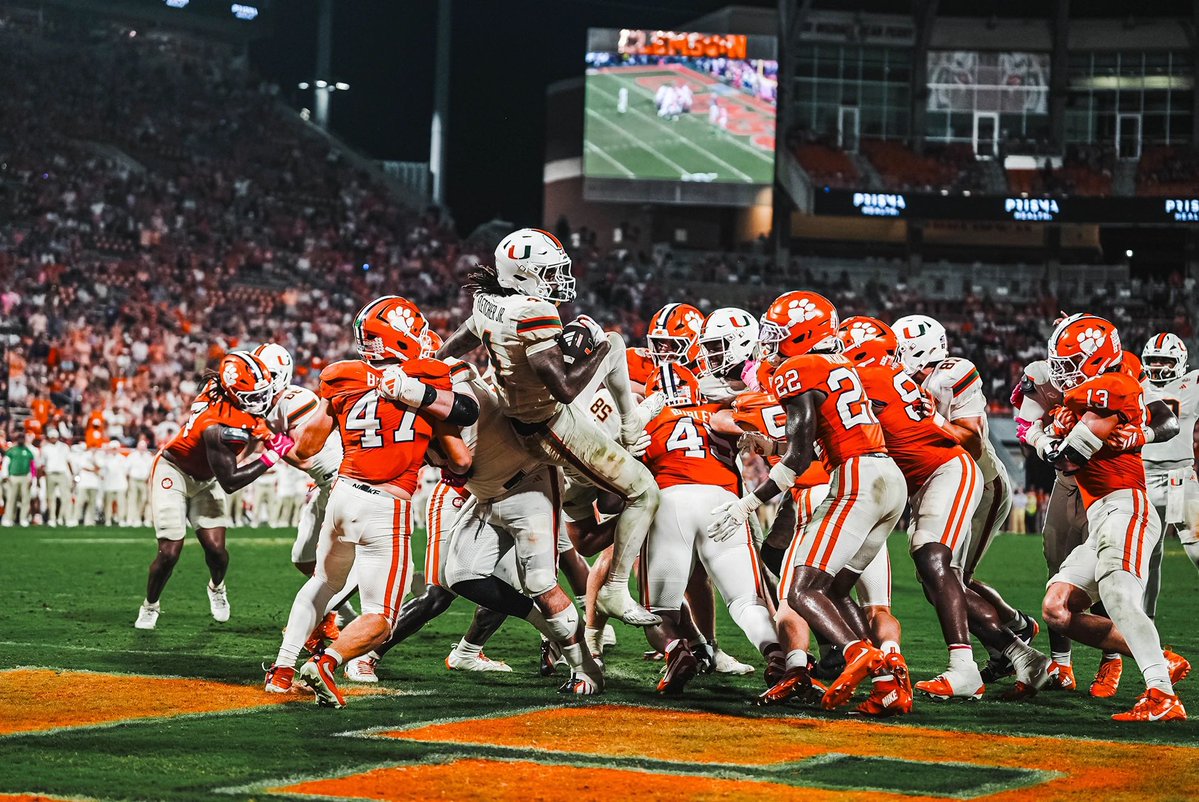 MiamiSportsHQ's tweet photo. Miami’s primetime win at Clemson peaked at 5.5M viewers on ABC. (4.6m average viewers)

It is the highest watched all-ACC matchup of the season so far.

#GoCanes https://t.co/G1SwsysBaG