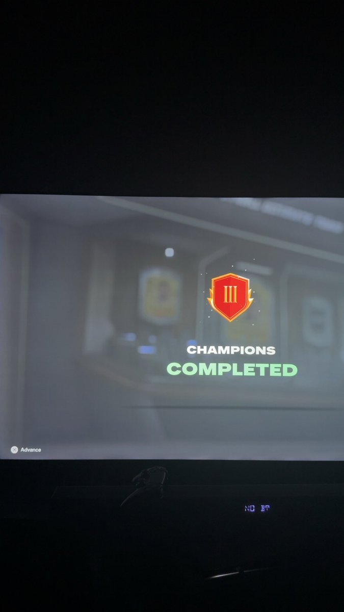 Humzsonstick's tweet photo. @odinys_zone I got rank 3 rewards 😭 https://t.co/MDsQsn9Fd7