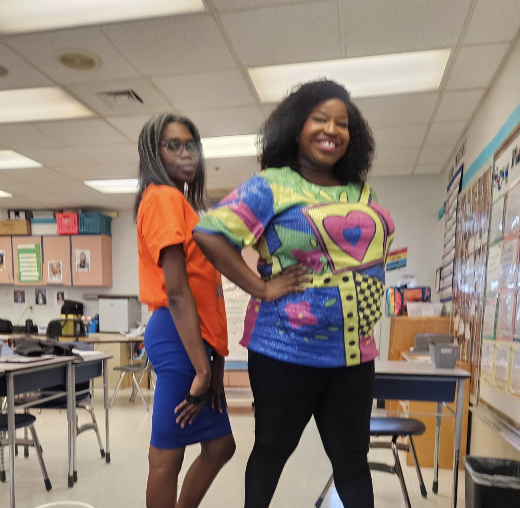 PETigers's tweet photo. We celebrated “Bright Futures Ahead” by wearing bright colors and tie-dye, reminding us that the future is full of possibilities! 🌟

Our Plantation family is shining bright!

#BrightFuturesAhead #SchoolSpirit #PlantationProud #FTEWeek https://t.co/OYcPv43VUj