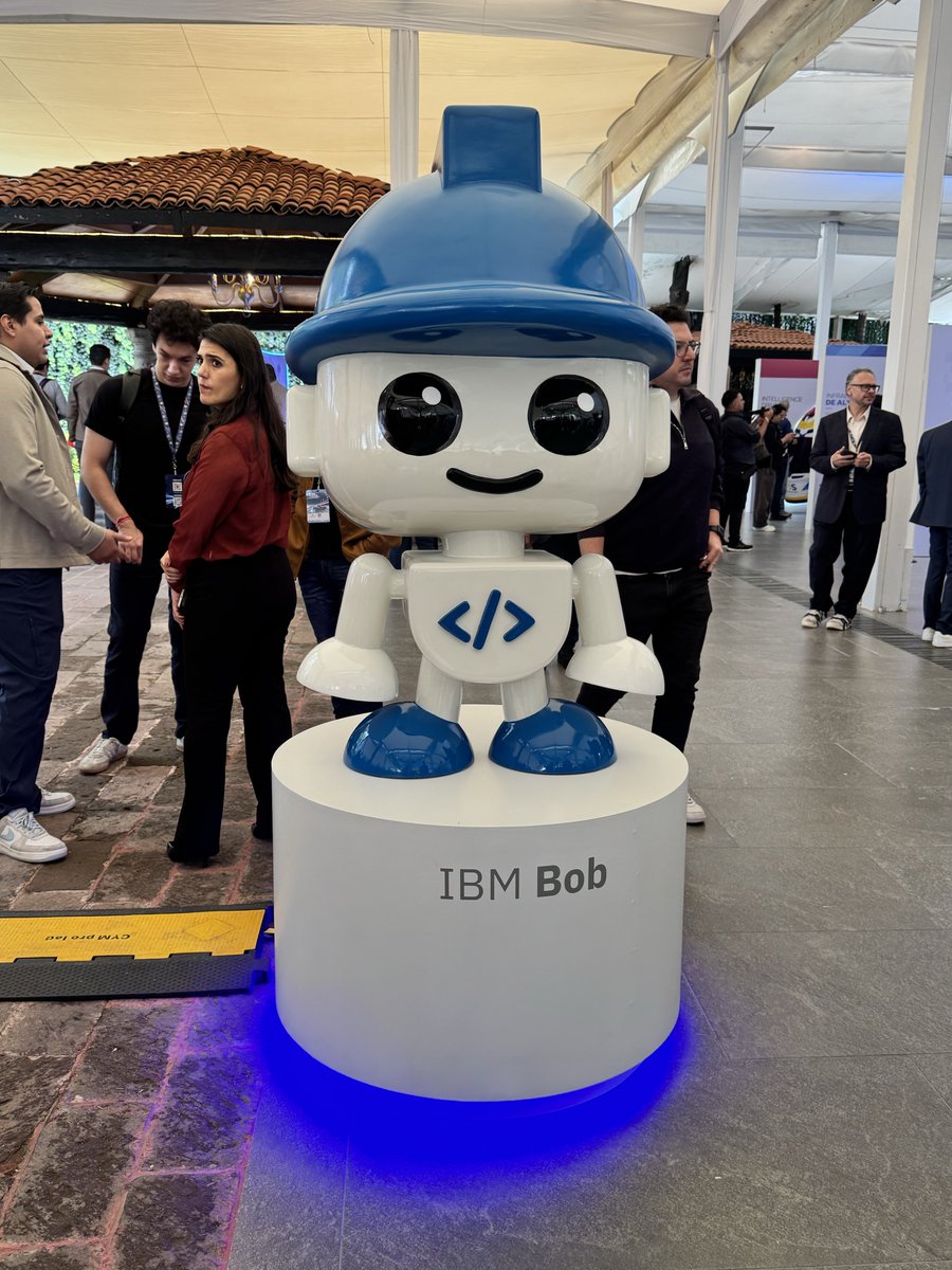 netec's tweet photo. 📍 Nos encontramos en el IBM Tech Summit: Mexico, explorando tendencias de Inteligencia Artificial, datos, automatización y más.

En Netec continuamos impulsando el talento para una adopción efectiva de tecnología. 🤝

#Netec #IBMTechSummit #IBM https://t.co/y37xjMG28s