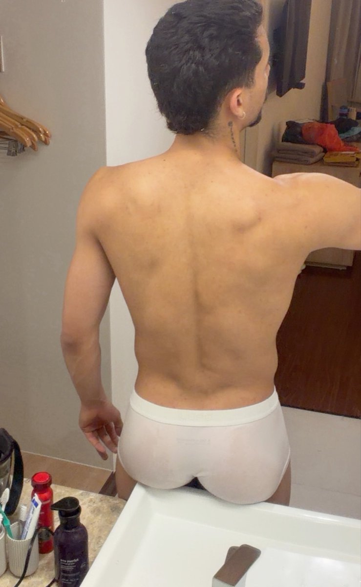 ruanfarias2000's tweet photo. Meu cabelo tá tão grande 🤔 https://t.co/obnCWNkvGh