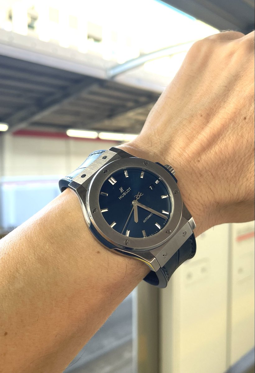 zQpwN8C5ERhAAQC's tweet photo. おはようございます
水曜日の大阪は朝から良い天気です☀️
#HUBLOT https://t.co/r5gqZdQGkp