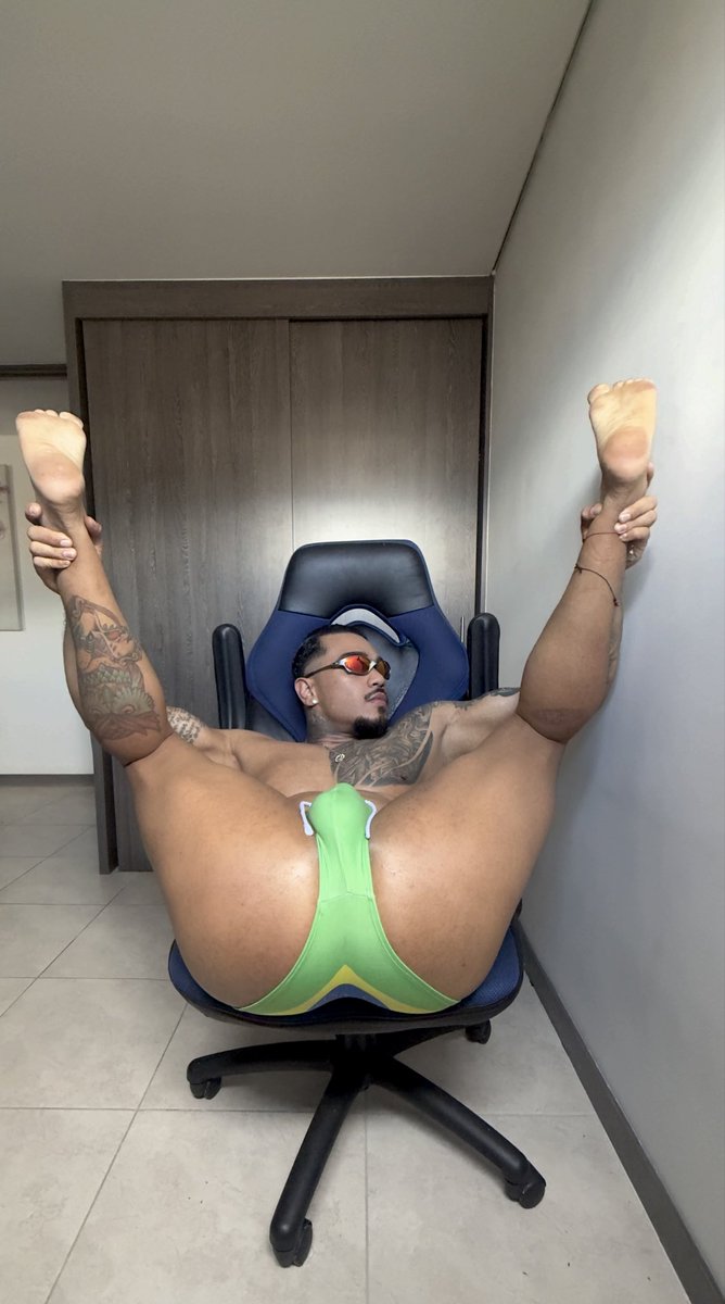 Zeus_Stronger's tweet photo. 🥵Me la chupa o me le abro ? 👀

Hey tengo 40% off  en todo mis videos vip 

🥵🔥
Te espero 

https://t.co/R6acFIFWuO

https://t.co/R6acFIFWuO

https://t.co/R6acFIFWuO https://t.co/UF6o7j3QfU
