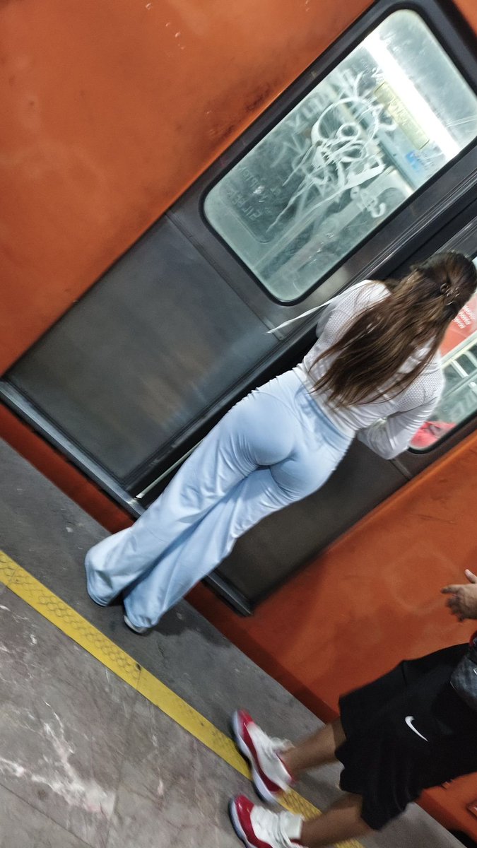 catadormetro's tweet photo. Lo que uno se encuentra 🤤 https://t.co/U83wvfRjoN