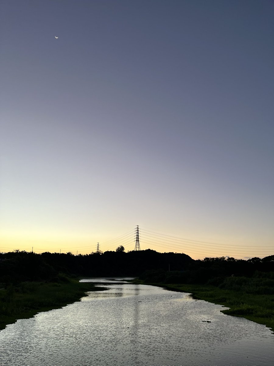 kamerunnerdesu's tweet photo. しごまえラン6K。24度晴れ。小山からビーチまで。気温が下がって汗もほとんど出ないさっぱりラン🏃‍♂️‍➡️⛰️
#朝ラン #garmin #beatyesterday https://t.co/O7NLpiWR9g