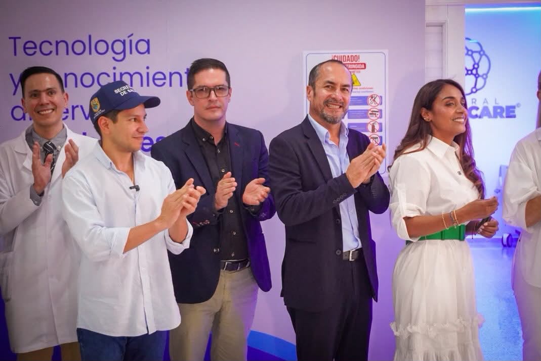 EmssanarEPS's tweet photo. Felicitaciones al @hidc_valle  Departamental Isaías Duarte Cancino por este gran logro, su nueva apertura de servicios de Resonancia Magnética y Unidad Renal con sala de Hemodiálisis es un paso fundamental para fortalecer la red pública.
#CaliSomosTodos #EmssanarEPS https://t.co/BQbeDStD8e