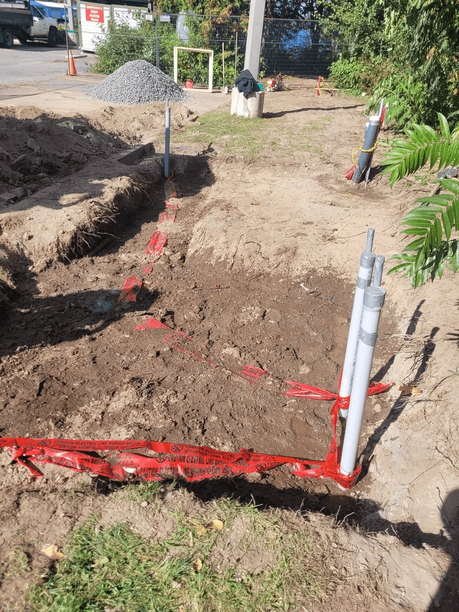 Hwiselinfo's tweet photo. Progress at the Marriott in Gravenhurst: underground conduit is all in. Concrete foundations for the chargers and transformer come next. 2 × 120 kW DC fast chargers, open to the public, targeting mid-November. ⚡ https://t.co/LjB3xmWjhs