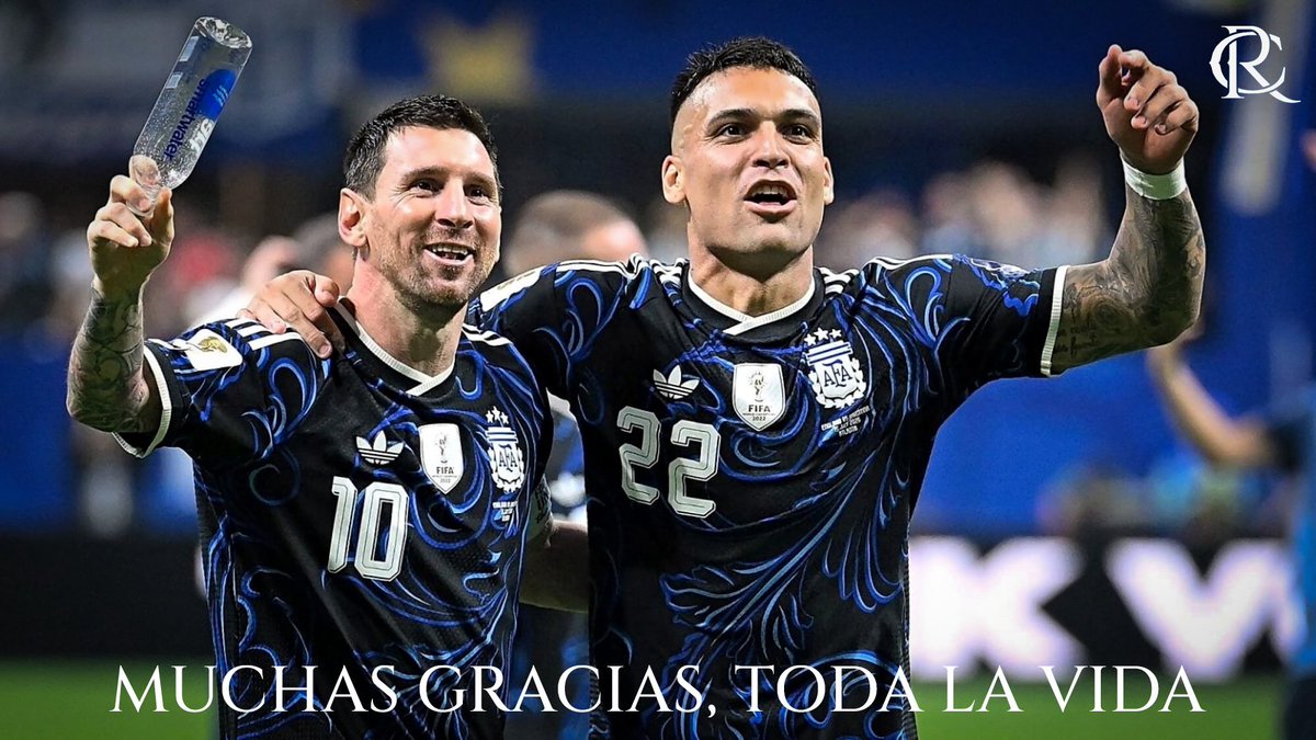RacingClub's tweet photo. El abrazo que te dio Lautaro es el que te estamos dando todos ahora. 

Muchas gracias, toda la vida, Leo 🩵🇦🇷 https://t.co/3sIYbJK0MP