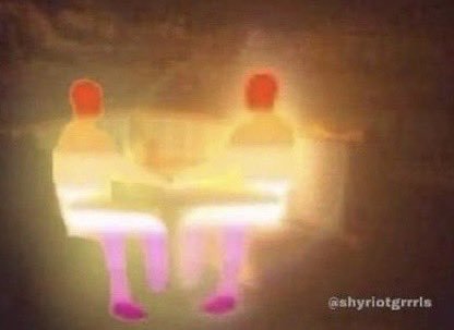 violet_franz's tweet photo. having that one lesbian friend that you can talk about anything with https://t.co/hHKGTbi6af