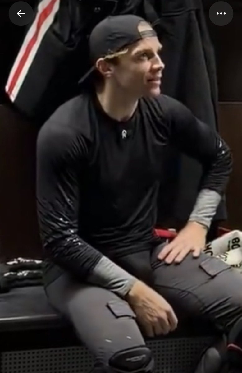 TylerOntario's tweet photo. Patrick Kane and his huge bulge https://t.co/4l4FMXheFC