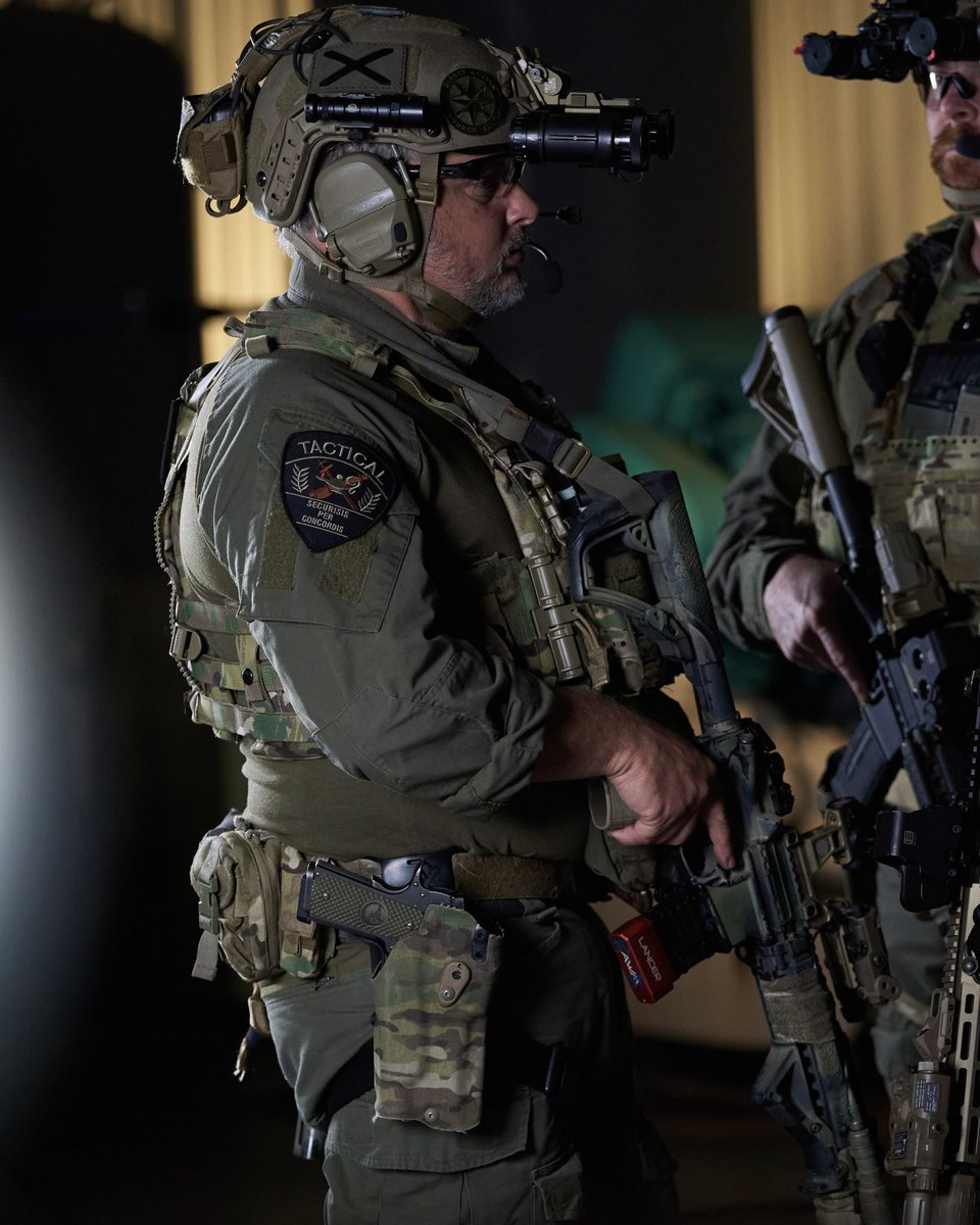 NighthawkCustom's tweet photo. There’s cool … and then there’s kicking in a pedophile’s front door with a 10mm Nighthawk 1911 on your hip cool. https://t.co/lJRYbEyChc