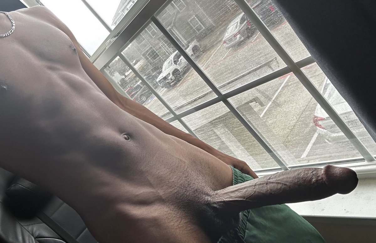 Black_Alpha_BBC's tweet photo. What you doin if you saw me in the window? #bbc #bnwo https://t.co/qtyGOqcByZ