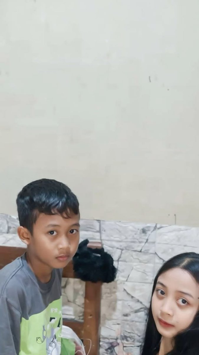Tholine10's tweet photo. Andini lagi sama adeknya terbaru

Full video ada di saluran wawa
https://t.co/k389773m7E https://t.co/SO1B4zDOlL